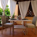 La Maison Des Arches